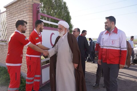 تصاویر/ بازدید نماینده ولی فقیه در جمعیت هلال احمر از پایگاه امداد جاده‌ای شهید محمدتقی اباذری آذربایجان شرقی