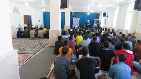 تصاویر/ برنامه مدرسه علمیه امام باقر (ع) شاهین دژ برای دانش آموزان