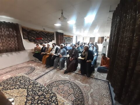 نشست علمی به مناسبت هفته معلم در مدرسه علمیه آیت الله مصطفوی کاشان