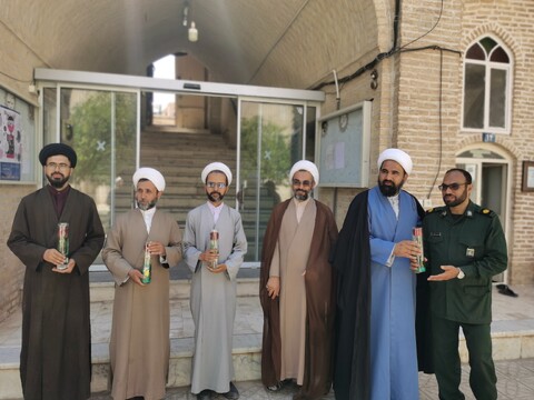 تجلیل از اساتید و کادر مدرسه علمیه شفیعیه به مناسبت فرا رسیدن هفته عقیدتی سیاسی