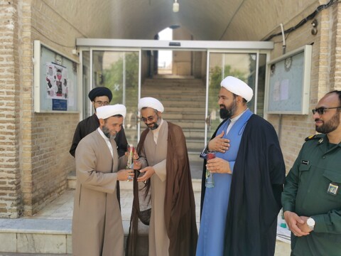 تجلیل از اساتید و کادر مدرسه علمیه شفیعیه به مناسبت فرا رسیدن هفته عقیدتی سیاسی
