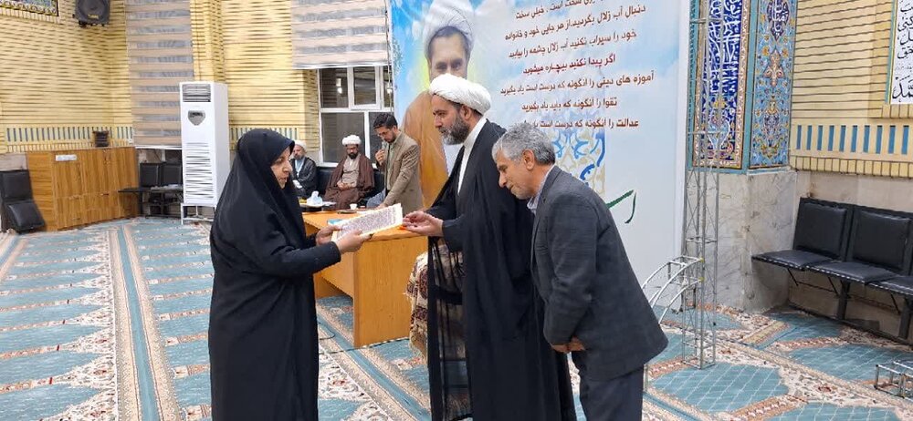 کسی که در محضر قرآن باشد طمع دنیا و ترس در دل او وجود نخواهد داشت