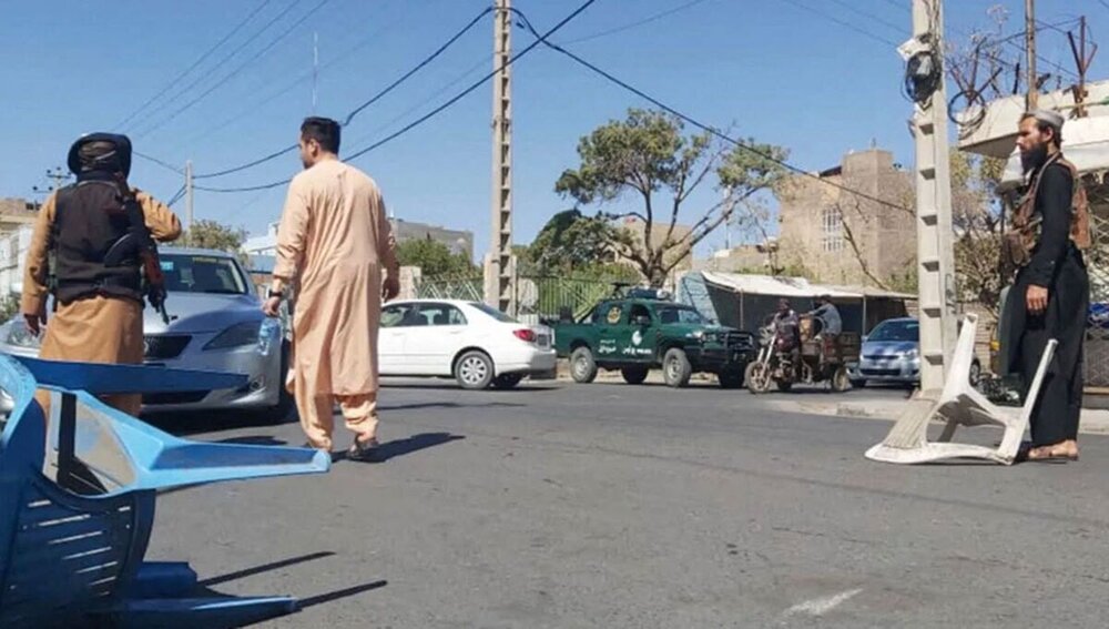 افغانستان کے شہر ہرات کی شیعہ مسجد پر دہشت گردانہ حملہ، 7 نمازی شہید