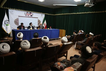 روحانی هندی: شهرهای هندوستان به حضور مبلغین نیاز دارند/ حسینی کوهساری: قم آماده انتقال تجربیات به حوزه‌های علمیه هند است