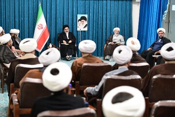 تصاویر/ نشست صمیمی نماینده ولی فقیه در آذربایجان غربی با اساتید مدارس علمیه ارومیه