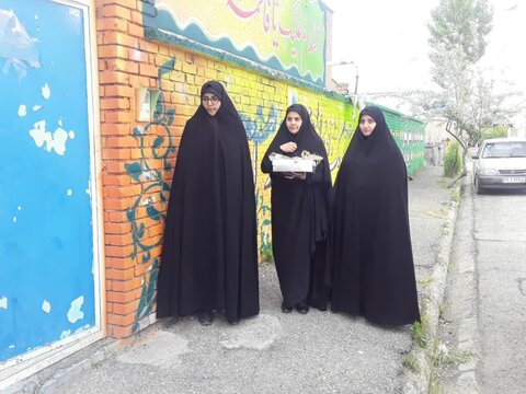 تصاویر/تجلیل از معلمان دبیرستان الزهرا توسط کادر مدرسه علمیه صدیقه طاهره (س) غرق آباد