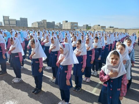 تصاویر/  مراسم زنگ سپاس بمناسبت گرامیداشت هفته معلم در زنجان