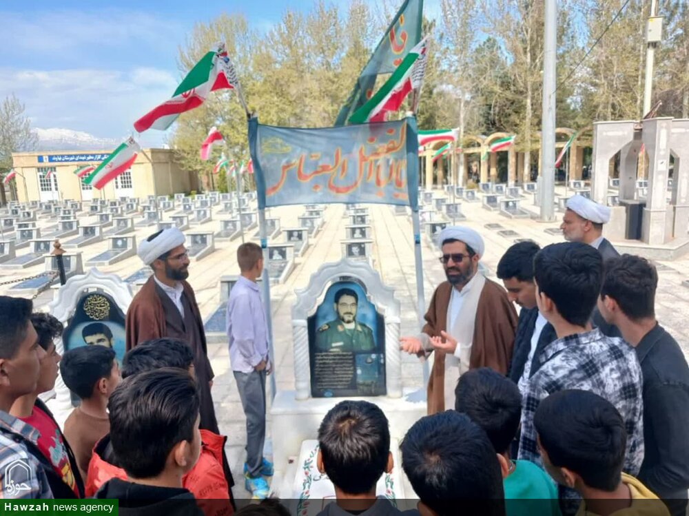 دانشآموزان نهاوندی با حوزه علمیه آشنا شدند دانشآموزان نهاوندی با حوزه علمیه آشنا شدند