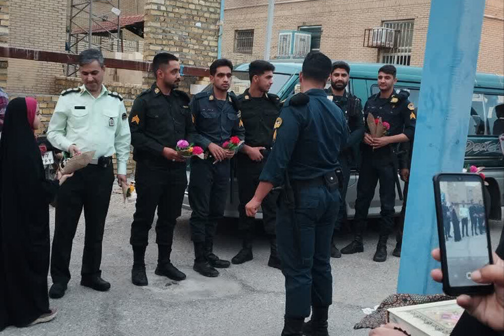 قدردانی بانوان یزدی از نیروهای فراجا در اجرای طرح عفاف و حجاب+ عکس