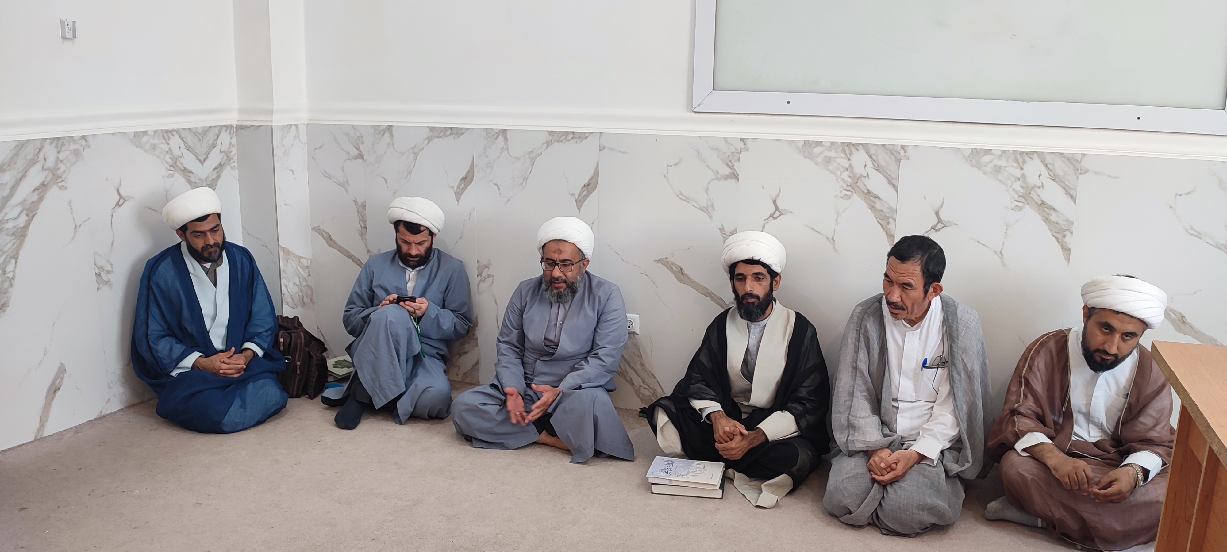 مراسم تجلیل از اساتید حوزه علمیه امام علی(ع) به مناسبت روز معلم+ عکس