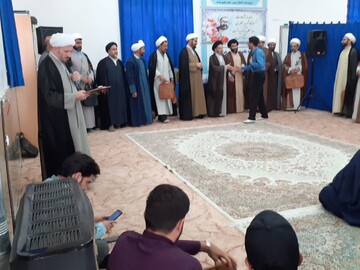 تصاویر/ مراسم تکریم مقام معلم در مدرسه علمیه رضویه خرم آباد