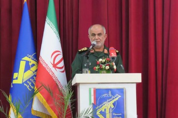 معلم محرک علم و مولد قدرت است