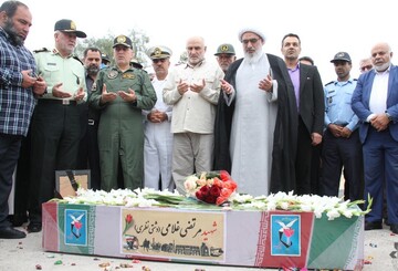 تصاویر/ استقبال از پیکر مطهر شهید دفاع مقدس در بوشهر