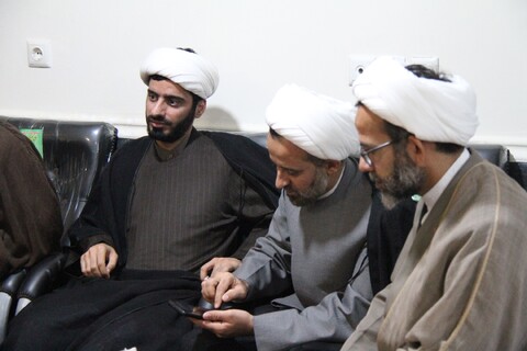 عکس/ دیدار مدیر حوزه علمیه بوشهر با اساتید مدرسه کنگان