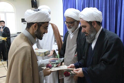 تصاویر/ تجلیل از اساتید مدرسه علمیه بوشهر