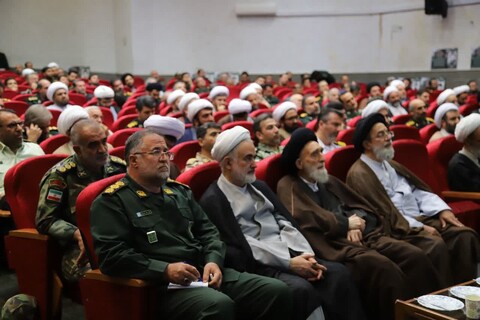 تصاویر/ مراسم گرامیداشت هفته عقیدتی سیاسی در سپاه عاشورا و تجلیل از اساتید عقیدتی سیاسی