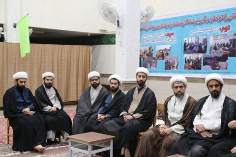 تصاویر/ نشست هم اندیشی مدیران و کادر مدارس علمیه سفیران هدایت خوزستان
