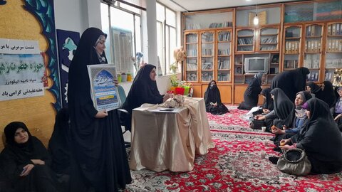 تصاویر تبلیغ خواهران طلبه الیگودرزی برای پذیرش ثبت نام حوزه علمیه خواهران