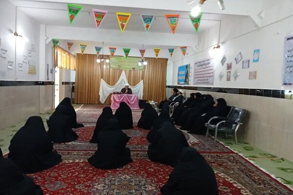 دشمن عالم اسلام کے دانشوروں کو تباہ کرنے کے درپے ہے