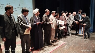 تصاویر/ یادواره شهدای معلم و دانش آموز در الیگودرز