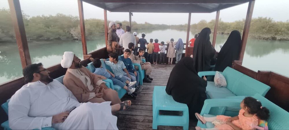 اردوی یک روزه مدرسه علمیه امام جعفر صادق (ع) قشم به مناسبت روز معلم+ عکس