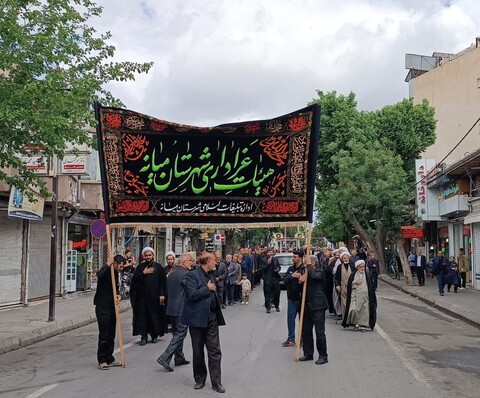تصاویر/ مراسم عزاداری خیابانی شهادت امام صادق (ع) در شهر میانه