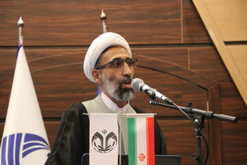 رسالت اساتید، تولید علم، تربیت عالم و جهت‌دهی به علم است