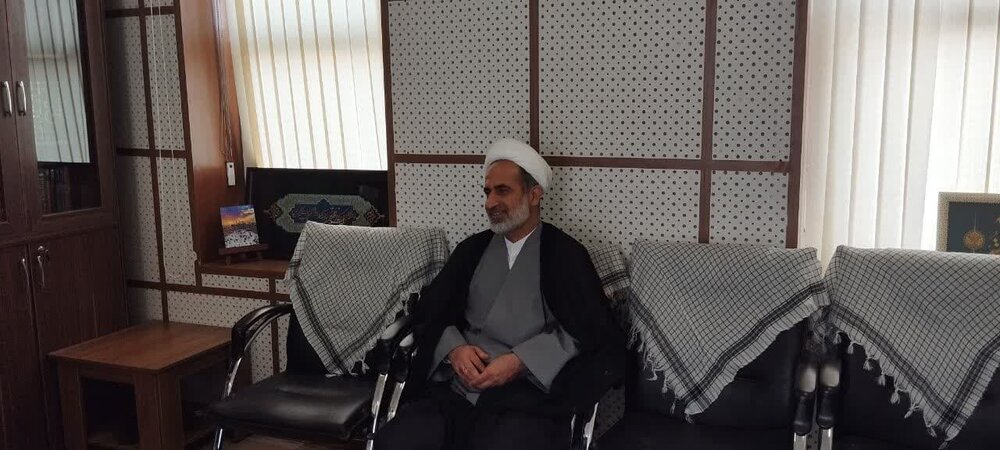 دیدار بازرس مرکز خدمات حوزههای علمیه با مدیر حوزه علمیه استان قزوین+ عکس