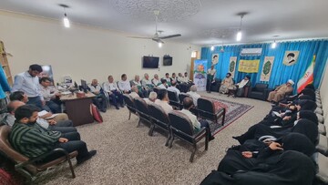 تصاویر/ دیدار خادمیاران رضوی گناوه با امام جمعه