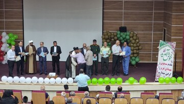 تصاویر/ همایش تجلیل از معلمان نمونه گناوه