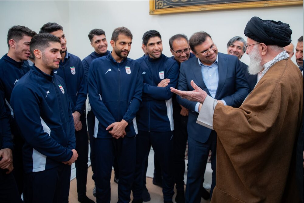 ایرانی قومی فٹ سال ٹیم کی اہم کامیابی کے بعد رہبرِ انقلابِ اسلامی سے ملاقات