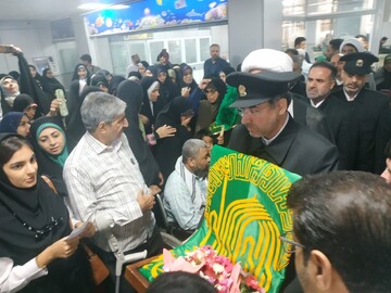 شمیم عطر رضوی کاروان زیارتی امام رضا(ع) در گلزار شهدای بندرعباس