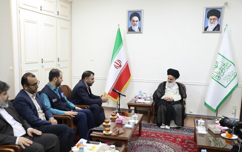 دیدار وزیر ارتباطات با آیت الله سیدهاشم حسینی بوشهری