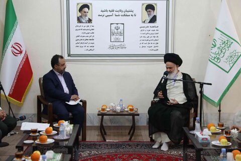 آیت الله حسینی بوشهری در دیدار وزیر اقتصاد