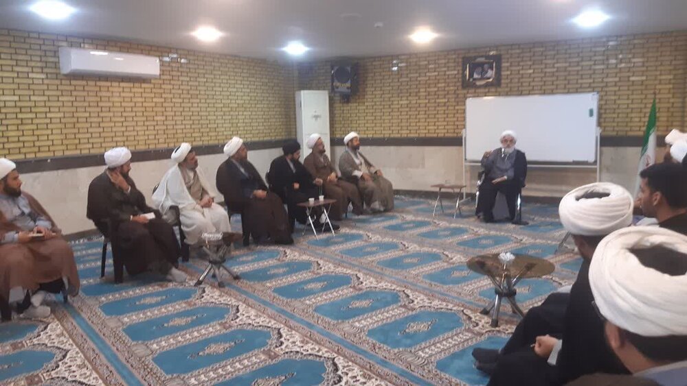 نشست هم اندیشی مدیران و کادر مدارس علمیه قرآنی حوزه علمیه خوزستان