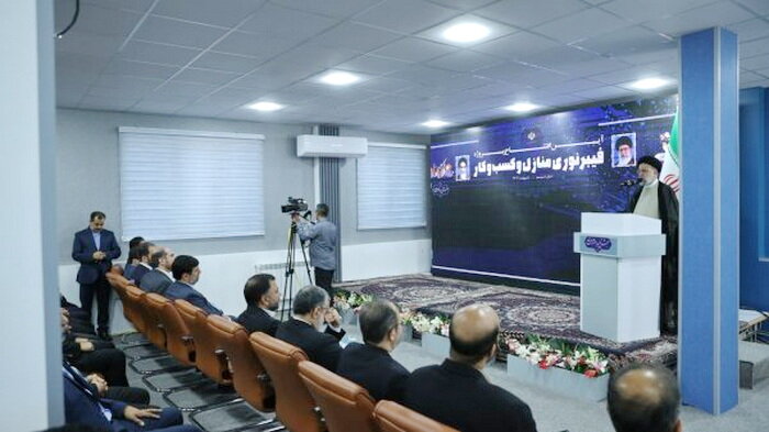 طرح فیبر نوری قم افتتاح شد | رئیسی: دولت به رفاه مردم در فضای مجازی توجه دارد