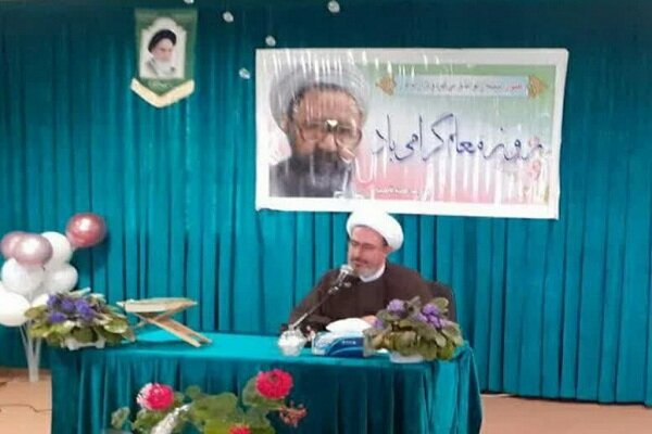 اساتید و معلمان برای رسالت تعلیم و تربیت مسلح شوند