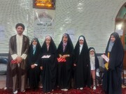 تصاویر/ تجلیل از دختران با حجاب در حاشیه انتخابات دور دوم مجلس شورای اسلامی تبربز