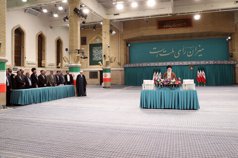 شرکت رهبر معظم انقلاب در مرحله دوم انتخابات دوازدهمین دوره مجلس شورای اسلامی