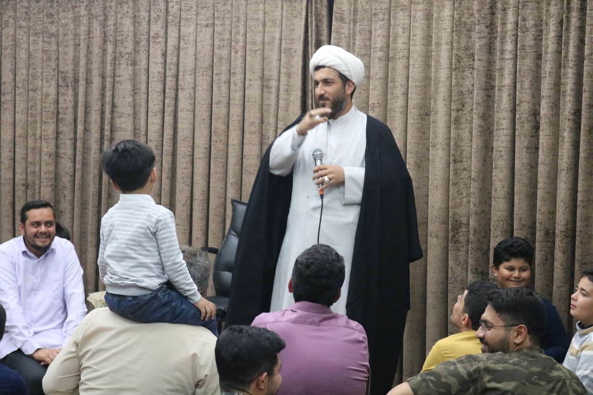 تصاویر/ حضور سفیران کریمه در جشن دهه کرامت در امامزاده یحیی بن موسی الکاظم(ع) سمنان