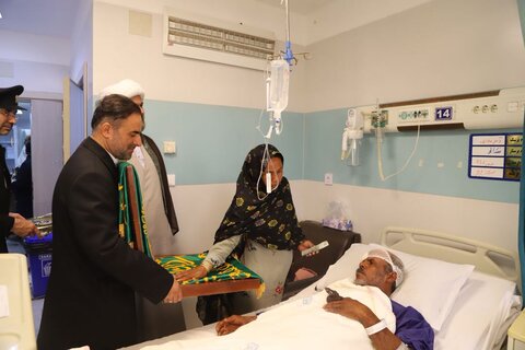 تصاویر | حضور خادمان رضوی در بیمارستان خلیج‌فارس بندرعباس