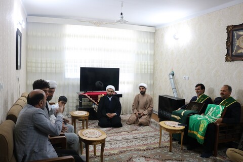 تصاویر/ دیدار سفیران کریمه با خانواده شهید محمد حسین حمزه و تجلیل از دختر شهید