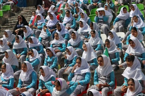 تصاویر/ جشن بزرگ دختران کامیارانی همزمان با سالروز سفر پربرکت مقام معظم رهبری به کردستان