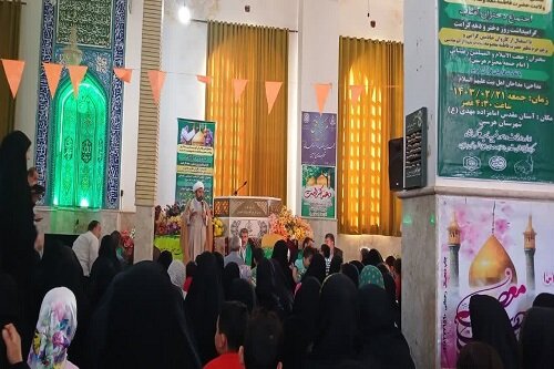 مراسم گرامیداشت «روز دختر و آغاز دهه کرامت» در شهرستان هرسین