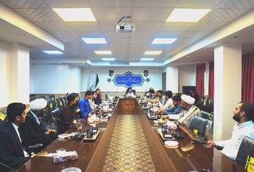 تصاویر/ نشست صمیمی معاون تبلیغ حوزه علمیه یزد و طلاب گروه تبلیغی منهاج