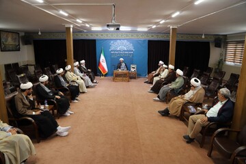 تصاویر / دیدار امام جمعه و جمعی از روحانیون فامنینی با نماینده ولی فقیه در استان همدان