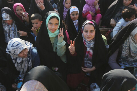 جشن روز دختر در حرم حضرت زینب(س) در اصفهان

