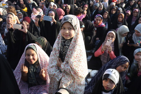 جشن روز دختر در حرم حضرت زینب خواهر امام رضا ع در اصفهان