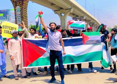 امامیہ طلباء کا یونیورسٹی آف ایجوکیشن کے سامنے فلسطینی مسلمانوں کی حمایت میں مظاہرہ