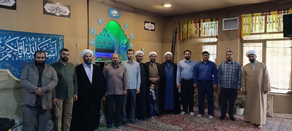 نشست مدیران گروه های جهادی استان قم با قرارگاه کربلا در کرمانشاه